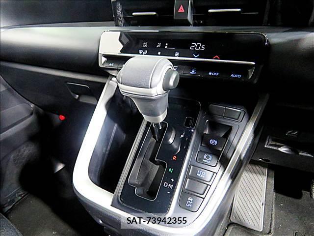 Toyota VOXY 2023-06 8281259-18