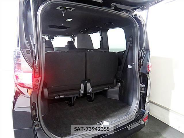 Toyota VOXY 2023-06 8281259-19