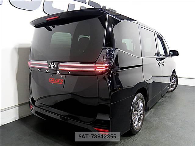 Toyota VOXY 2023-06 8281259-2