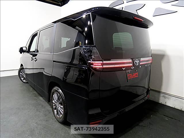 Toyota VOXY 2023-06 8281259-3