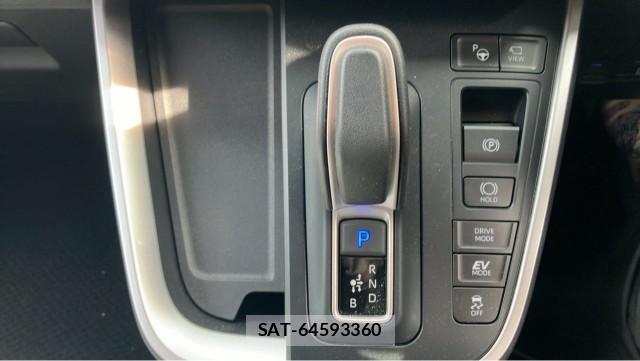 Toyota VOXY 2025-07 8281317-14