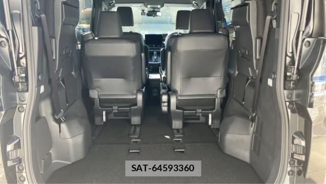 Toyota VOXY 2025-07 8281317-17