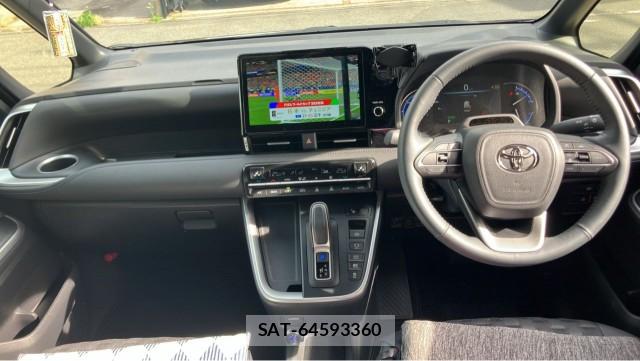 Toyota VOXY 2025-07 8281317-2