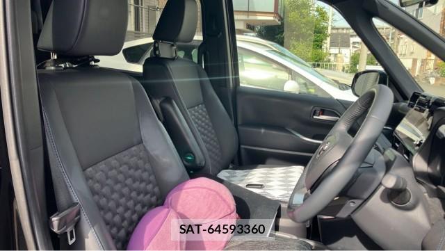 Toyota VOXY 2025-07 8281317-5