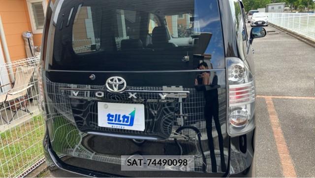 Toyota VOXY 2009-01 8281377-1