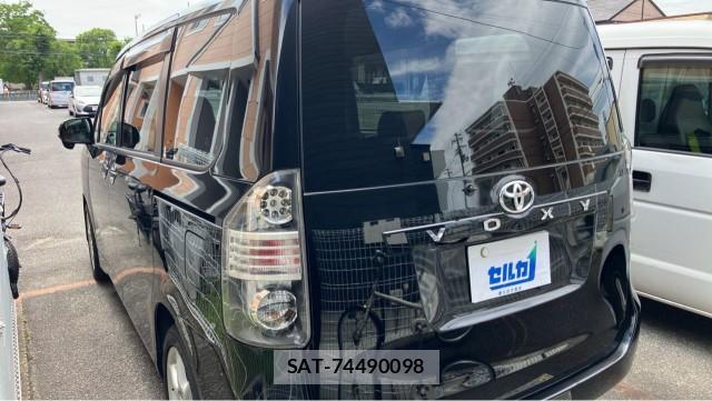 Toyota VOXY 2009-01 8281377-13