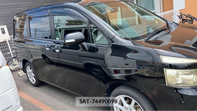 Toyota VOXY 2009-01 8281377-3