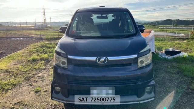 Toyota VOXY 2007-08 8281403-9