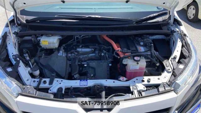 Toyota VOXY 2018-06 8281411-7