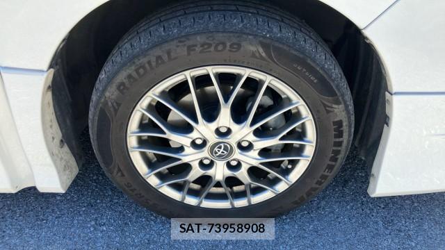 Toyota VOXY 2018-06 8281411-8