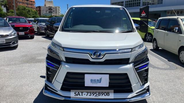Toyota VOXY 2018-06 8281411-9