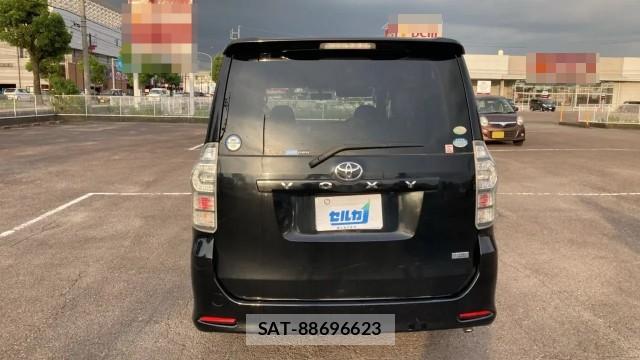 Toyota VOXY 2010-07 8281428-1