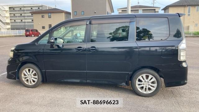 Toyota VOXY 2010-07 8281428-10