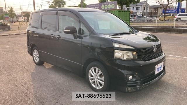 Toyota VOXY 2010-07 8281428-11