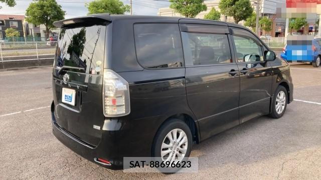 Toyota VOXY 2010-07 8281428-12