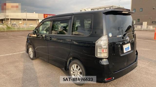 Toyota VOXY 2010-07 8281428-13