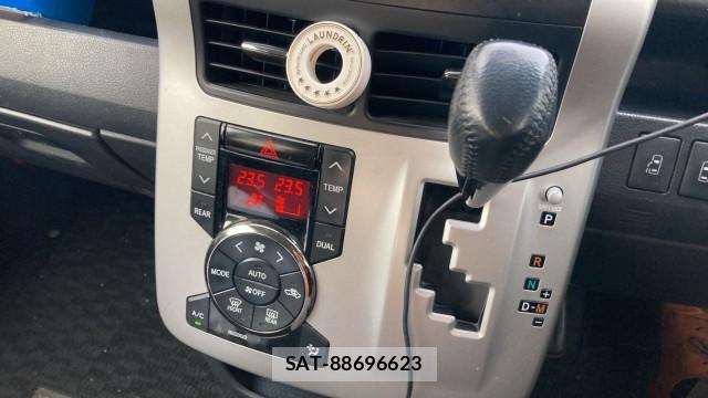 Toyota VOXY 2010-07 8281428-14