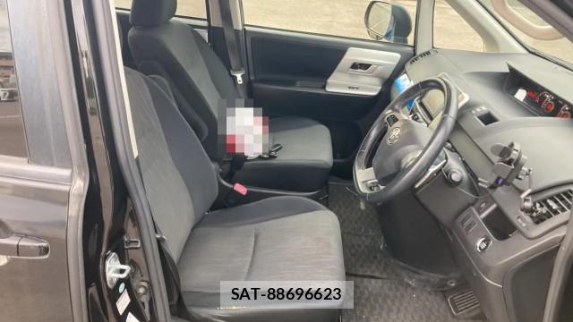 Toyota VOXY 2010-07 8281428-5