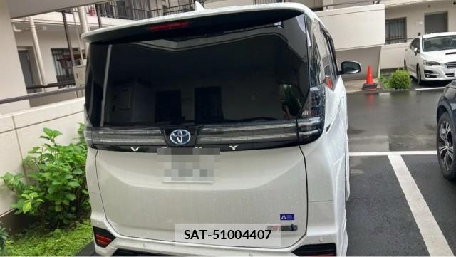 Toyota VOXY 2023-10 8281506-1