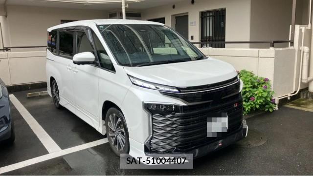 Toyota VOXY 2023-10 8281506-11