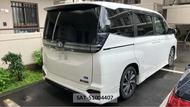Toyota VOXY 2023-10 8281506-12