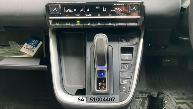 Toyota VOXY 2023-10 8281506-14
