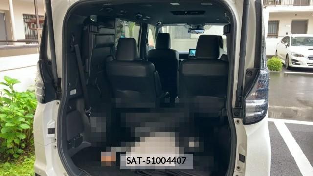 Toyota VOXY 2023-10 8281506-17