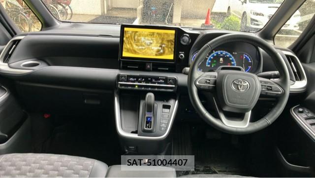 Toyota VOXY 2023-10 8281506-2