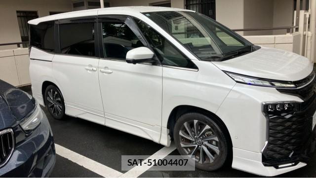Toyota VOXY 2023-10 8281506-3