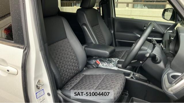 Toyota VOXY 2023-10 8281506-5