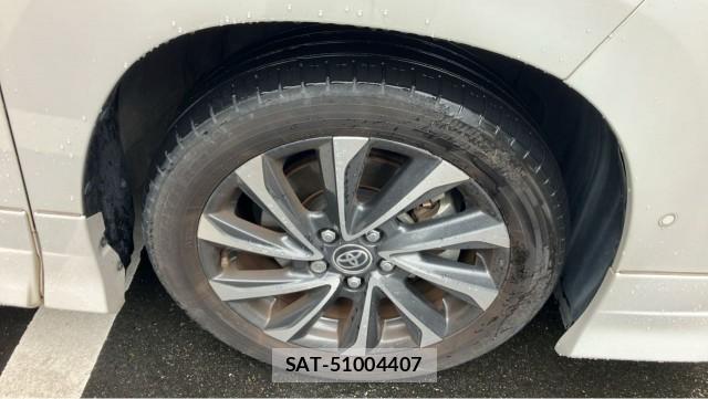Toyota VOXY 2023-10 8281506-8