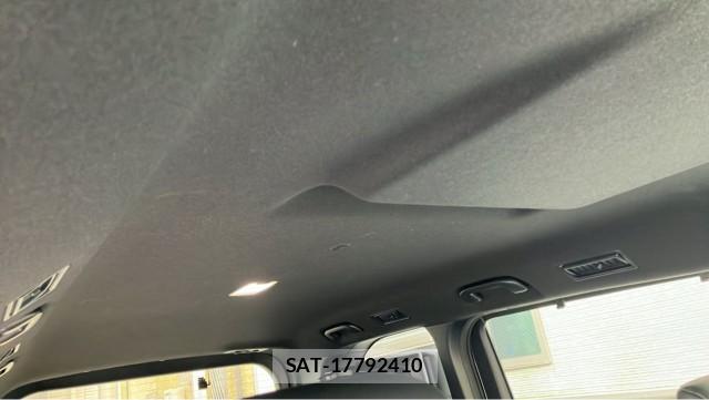 Toyota VOXY 2023-07 8281539-15