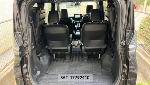 Toyota VOXY 2023-07 8281539-17