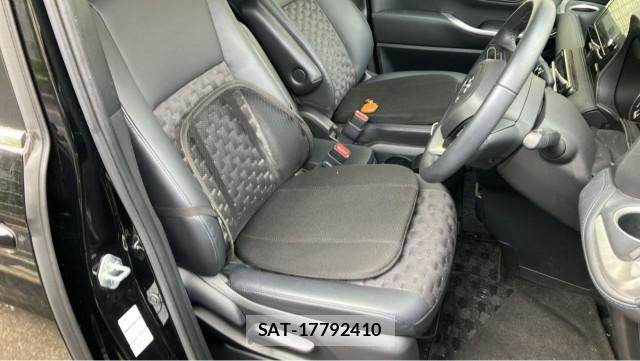 Toyota VOXY 2023-07 8281539-5