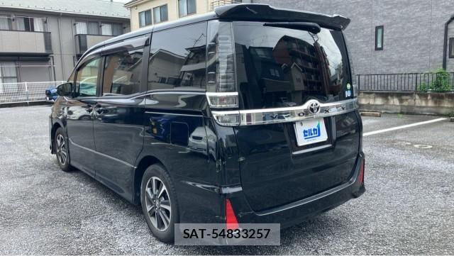 Toyota VOXY 2017-09 8281596-13