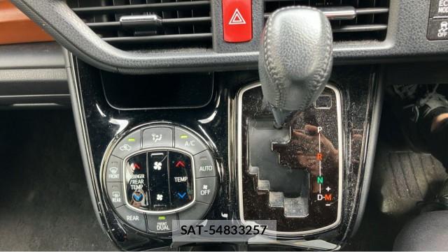 Toyota VOXY 2017-09 8281596-14