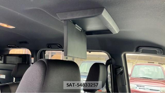 Toyota VOXY 2017-09 8281596-15