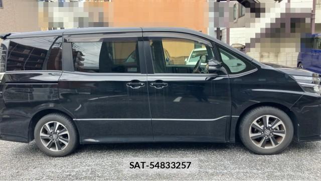 Toyota VOXY 2017-09 8281596-3