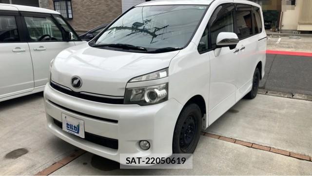 Toyota VOXY 2011-09 8281611-0