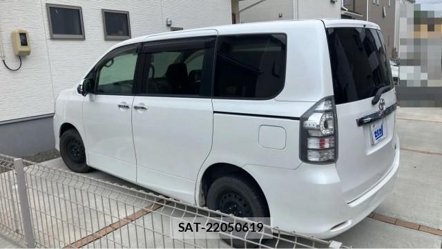 Toyota VOXY 2011-09 8281611-10