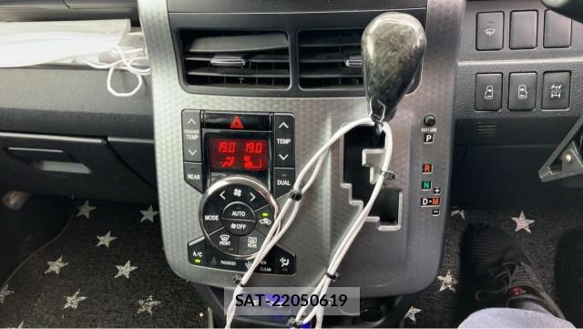 Toyota VOXY 2011-09 8281611-14