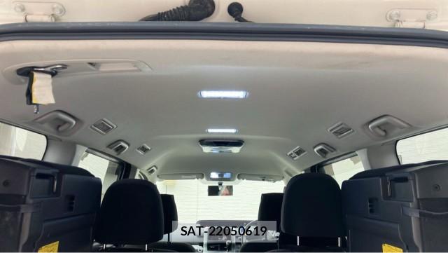 Toyota VOXY 2011-09 8281611-15