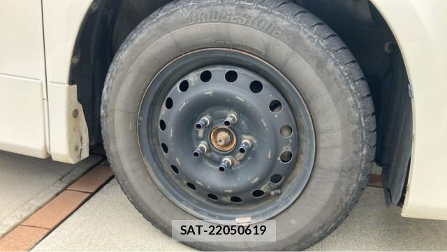 Toyota VOXY 2011-09 8281611-8