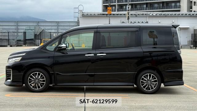 Toyota VOXY 2015-12 8281635-10