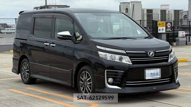 Toyota VOXY 2015-12 8281635-11