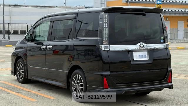 Toyota VOXY 2015-12 8281635-13