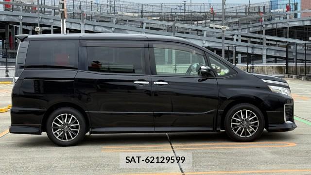 Toyota VOXY 2015-12 8281635-3