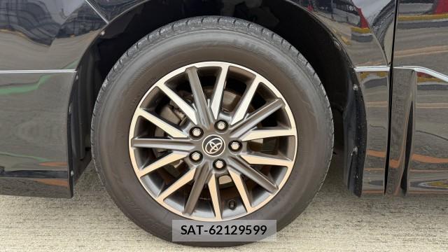 Toyota VOXY 2015-12 8281635-8
