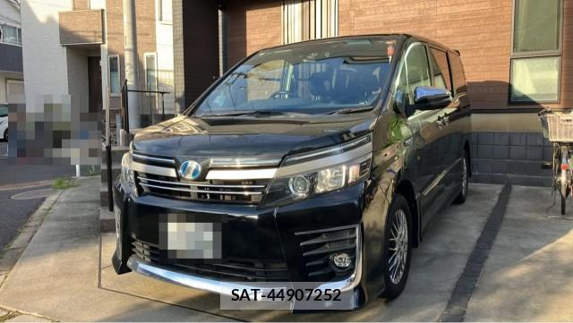 Toyota VOXY 2016-12 8281724-0