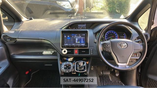 Toyota VOXY 2016-12 8281724-2